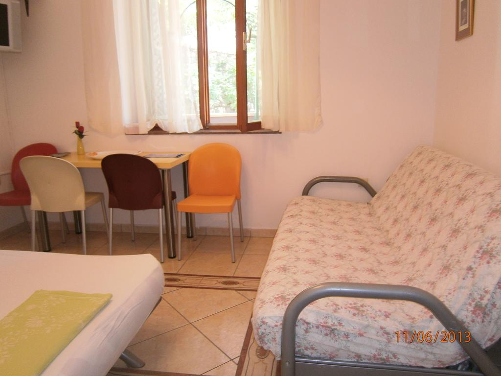 Villa Miranda - Croazia Omis Phòng bức ảnh
