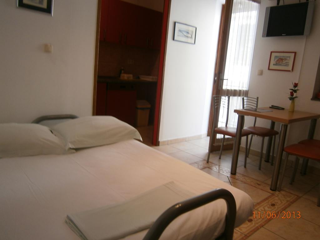 Villa Miranda - Croazia Omis Phòng bức ảnh